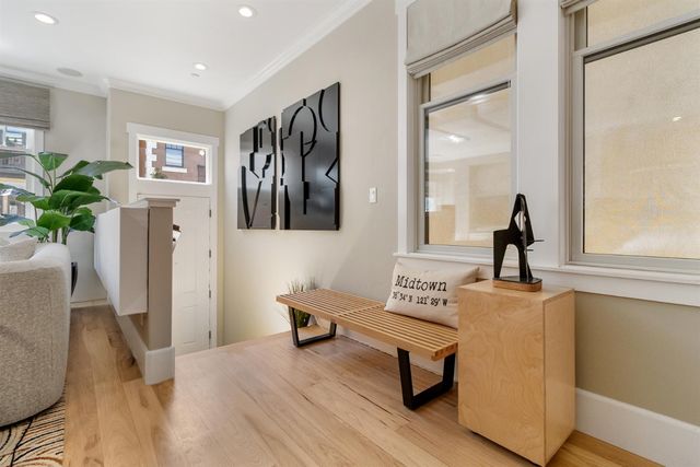 2011 Vizcaya Walk, Sacramento, CA 95818