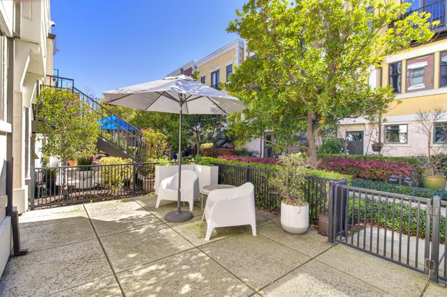 2011 Vizcaya Walk, Sacramento, CA 95818