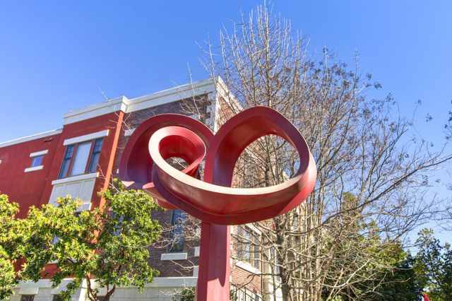 2011 Vizcaya Walk, Sacramento, CA 95818