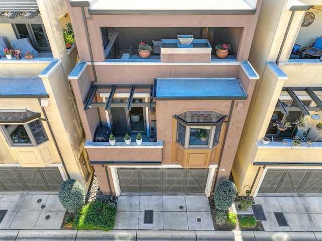 2011 Vizcaya Walk, Sacramento, CA 95818