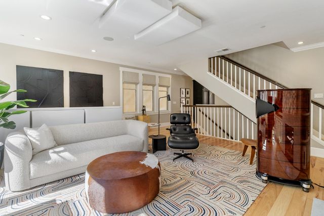 2011 Vizcaya Walk, Sacramento, CA 95818