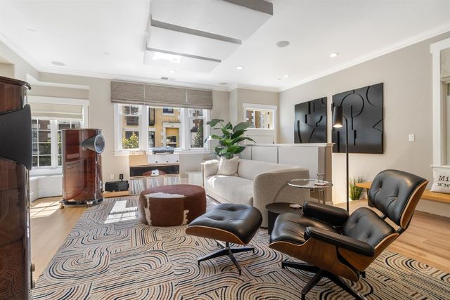 2011 Vizcaya Walk, Sacramento, CA 95818