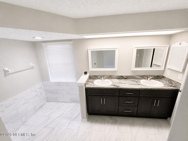 7855 COLLINS RIDGE Boulevard, Jacksonville, FL 32244
