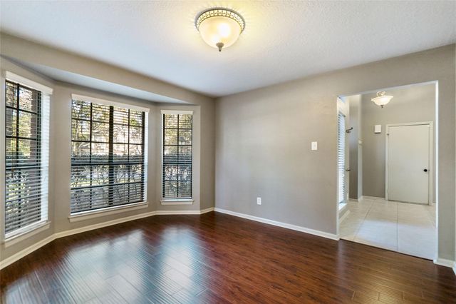 2 Village Knoll Place, The Woodlands, TX 77381