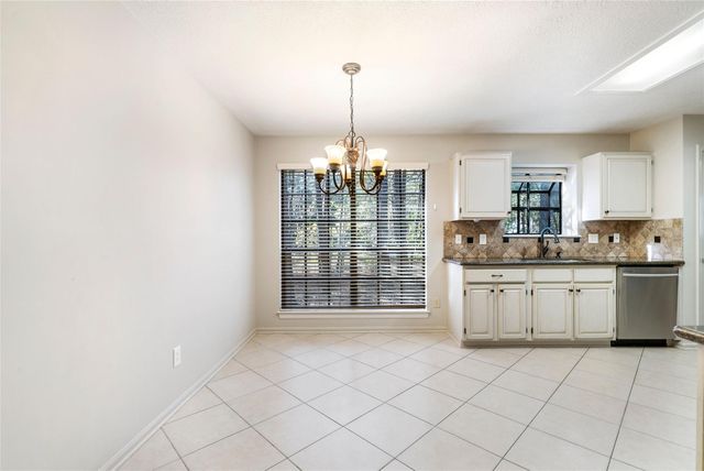 2 Village Knoll Place, The Woodlands, TX 77381