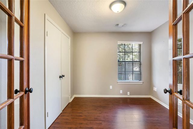 2 Village Knoll Place, The Woodlands, TX 77381