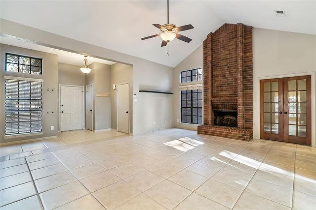 2 Village Knoll Place, The Woodlands, TX 77381