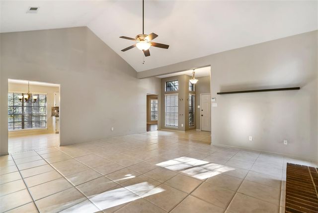 2 Village Knoll Place, The Woodlands, TX 77381