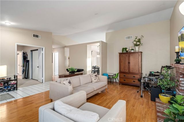 44129 Amherst Lane, Lancaster, CA 93536