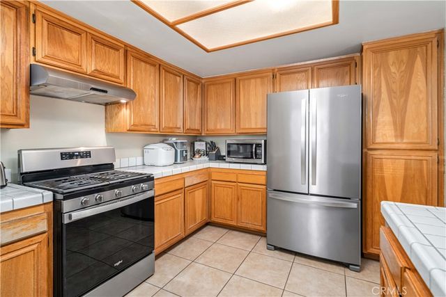 44129 Amherst Lane, Lancaster, CA 93536