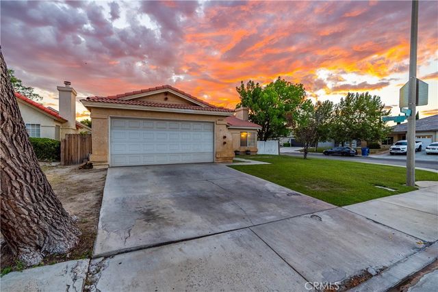 44129 Amherst Lane, Lancaster, CA 93536