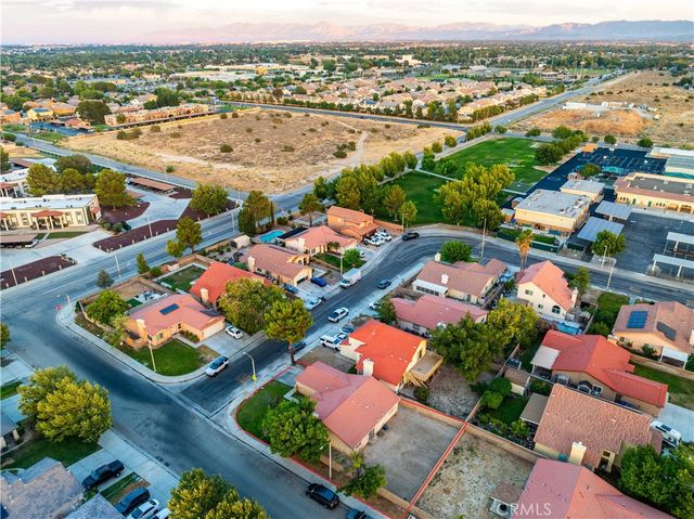 44129 Amherst Lane, Lancaster, CA 93536