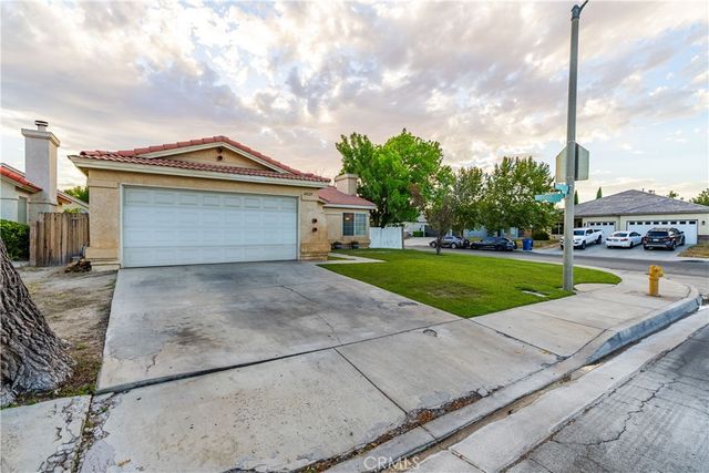 44129 Amherst Lane, Lancaster, CA 93536
