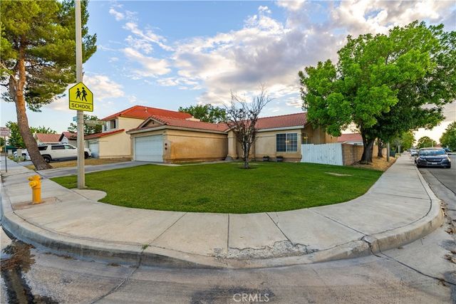 44129 Amherst Lane, Lancaster, CA 93536