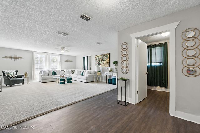10605 ARNEZ Road, Jacksonville, FL 32218