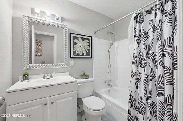 10605 ARNEZ Road, Jacksonville, FL 32218