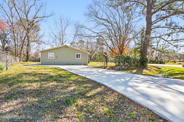 10605 ARNEZ Road, Jacksonville, FL 32218