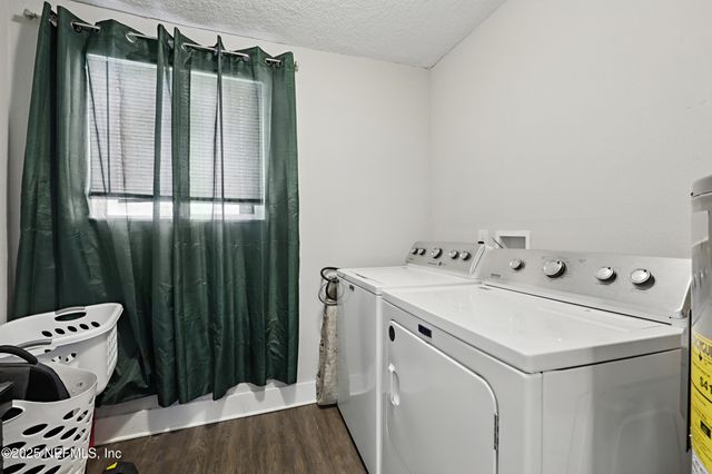 10605 ARNEZ Road, Jacksonville, FL 32218