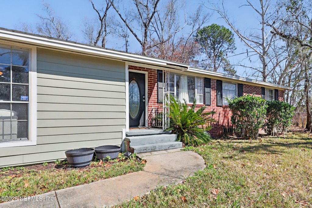 10605 ARNEZ Road, Jacksonville, FL 32218
