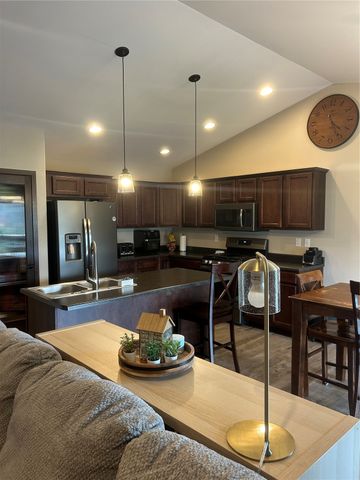 571 Doe Avenue, Tiffin, IA 52340