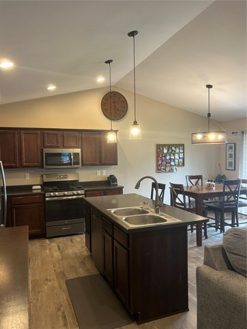 571 Doe Avenue, Tiffin, IA 52340