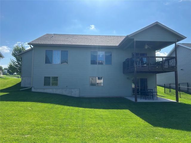 571 Doe Avenue, Tiffin, IA 52340