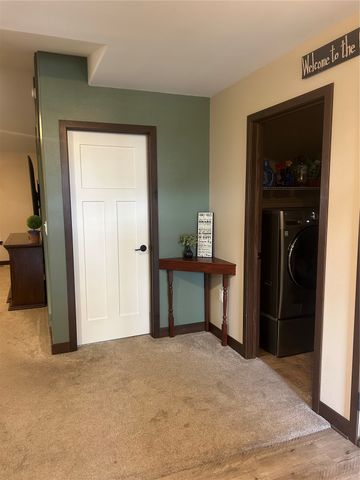571 Doe Avenue, Tiffin, IA 52340