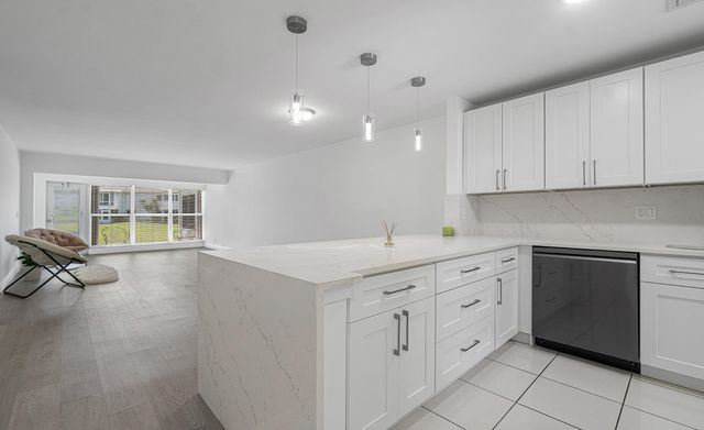 2830 SW 13th Street 101, Delray Beach, FL 33445