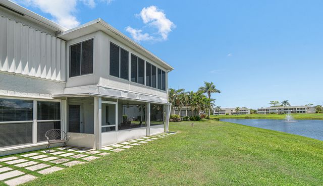 2830 SW 13th Street 101, Delray Beach, FL 33445