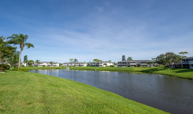2830 SW 13th Street 101, Delray Beach, FL 33445