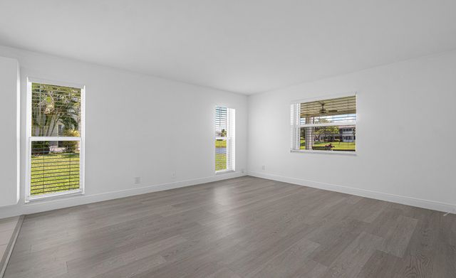 2830 SW 13th Street 101, Delray Beach, FL 33445