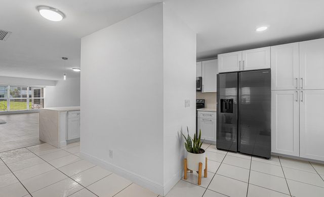 2830 SW 13th Street 101, Delray Beach, FL 33445