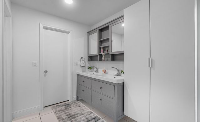 2830 SW 13th Street 101, Delray Beach, FL 33445