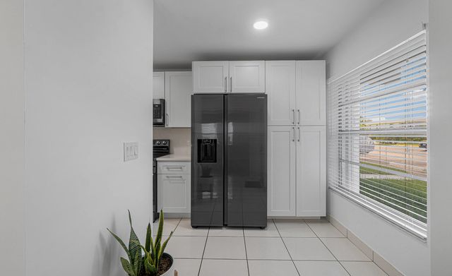 2830 SW 13th Street 101, Delray Beach, FL 33445