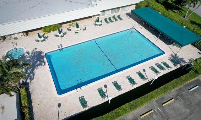 2830 SW 13th Street 101, Delray Beach, FL 33445