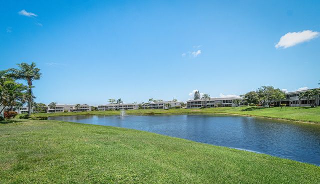 2830 SW 13th Street 101, Delray Beach, FL 33445