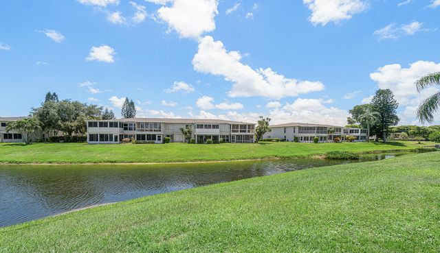 2830 SW 13th Street 101, Delray Beach, FL 33445