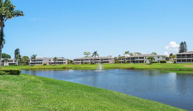 2830 SW 13th Street 101, Delray Beach, FL 33445