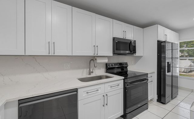2830 SW 13th Street 101, Delray Beach, FL 33445