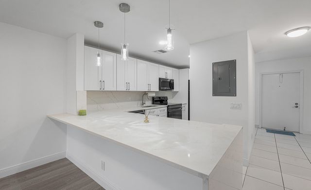 2830 SW 13th Street 101, Delray Beach, FL 33445