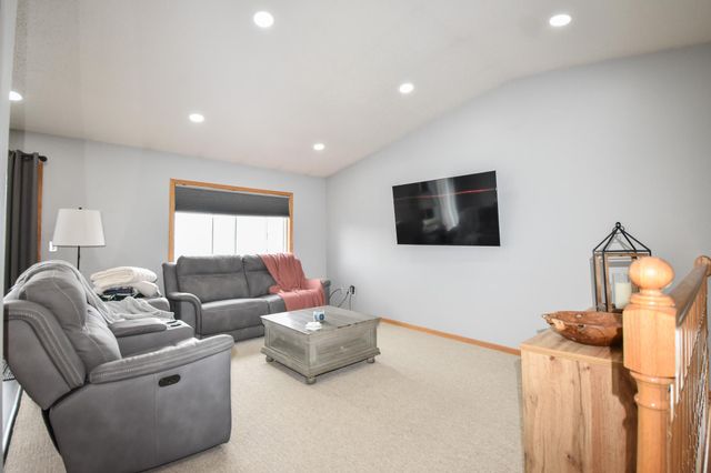 4773 TOWNSITE Place S, Fargo, ND 58104