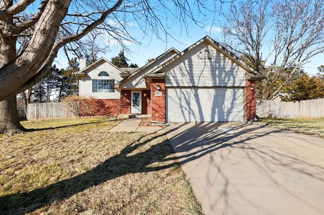 8914 W Meadow Knoll Ct, Wichita, KS 67205