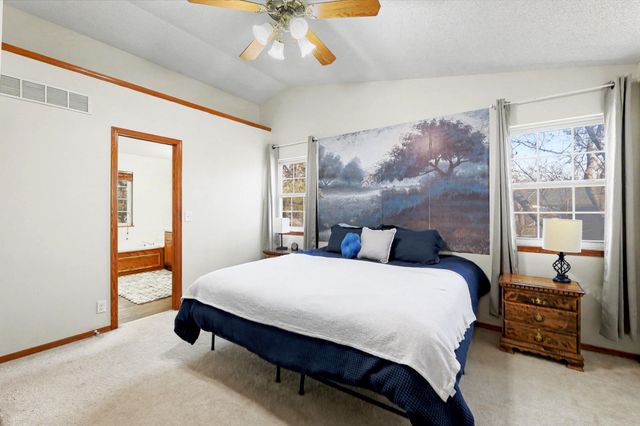 8914 W Meadow Knoll Ct, Wichita, KS 67205