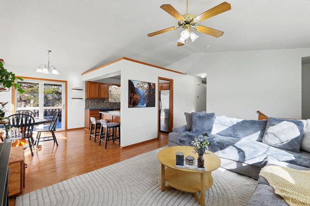 8914 W Meadow Knoll Ct, Wichita, KS 67205