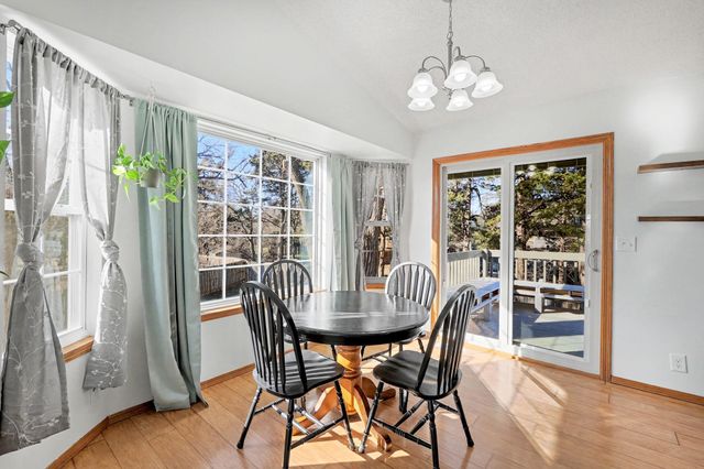 8914 W Meadow Knoll Ct, Wichita, KS 67205