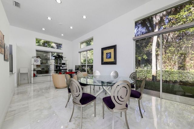 19149 Cloister Lake Lane, Boca Raton, FL 33498