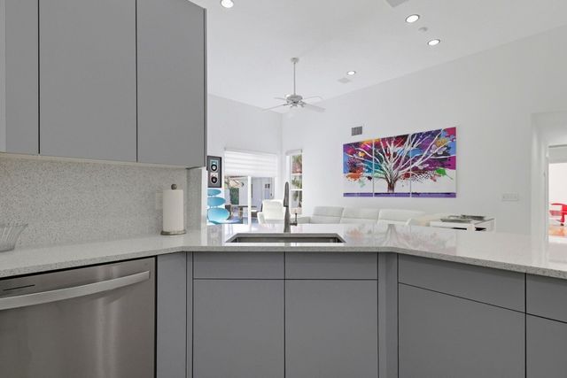 19149 Cloister Lake Lane, Boca Raton, FL 33498