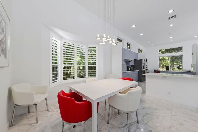 19149 Cloister Lake Lane, Boca Raton, FL 33498