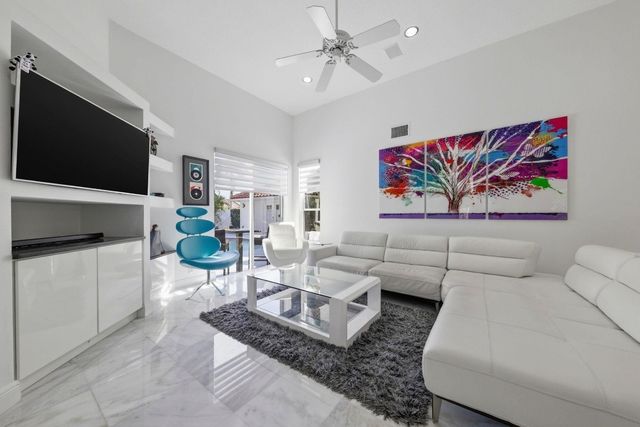 19149 Cloister Lake Lane, Boca Raton, FL 33498