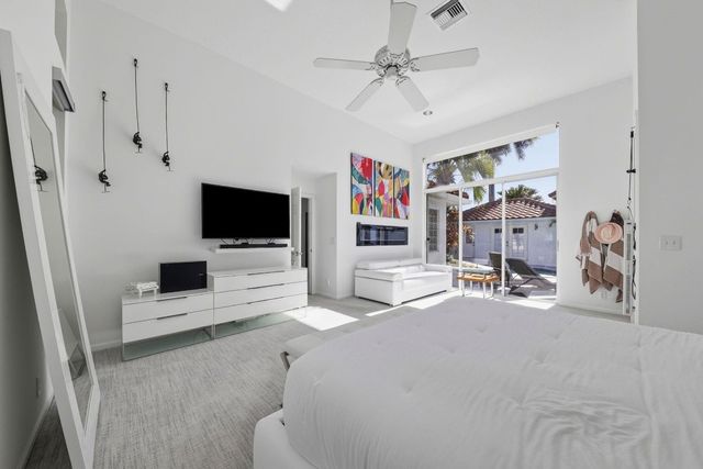 19149 Cloister Lake Lane, Boca Raton, FL 33498